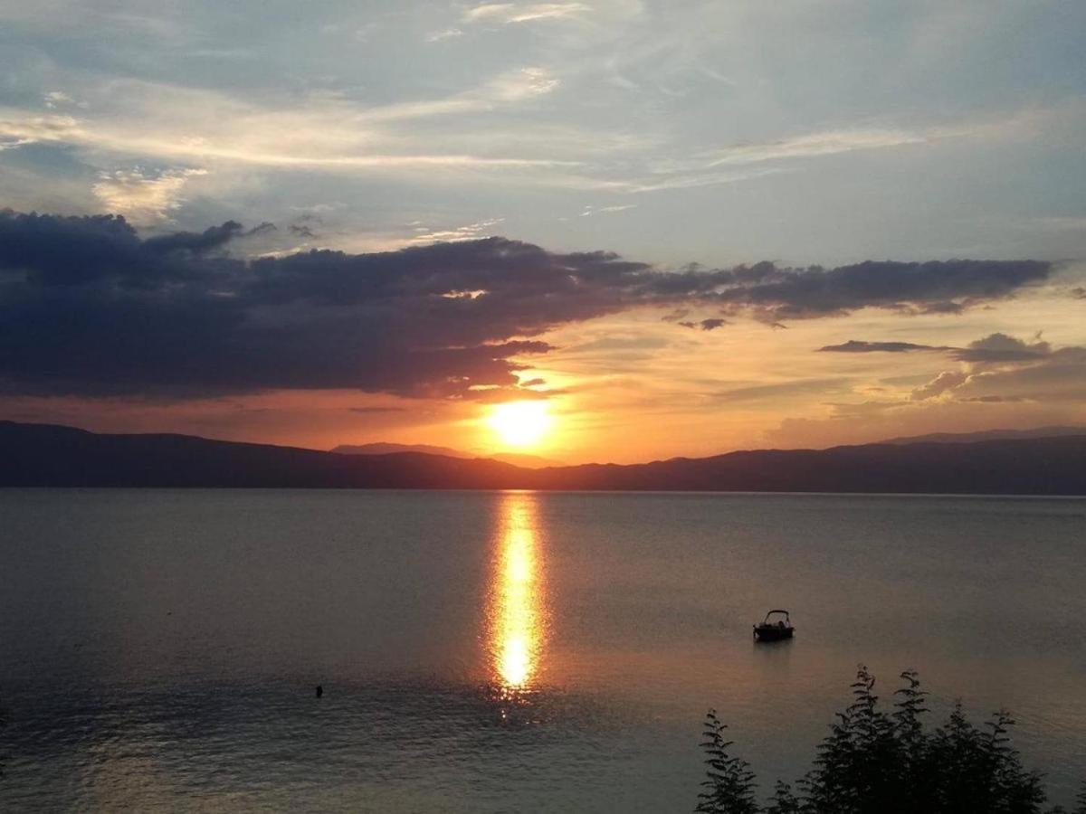 Peštani Villa Lakeview Paradise מראה חיצוני תמונה