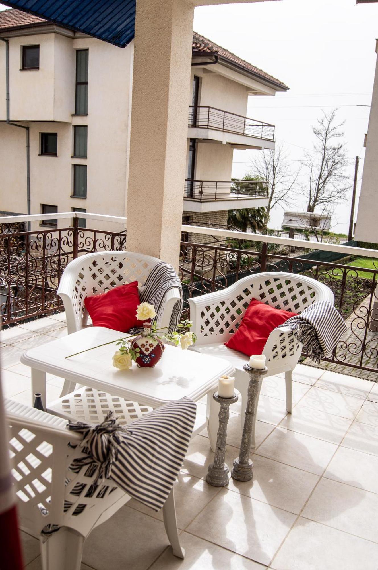 Peštani Villa Lakeview Paradise מראה חיצוני תמונה