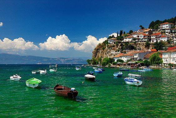 Peštani Villa Lakeview Paradise מראה חיצוני תמונה