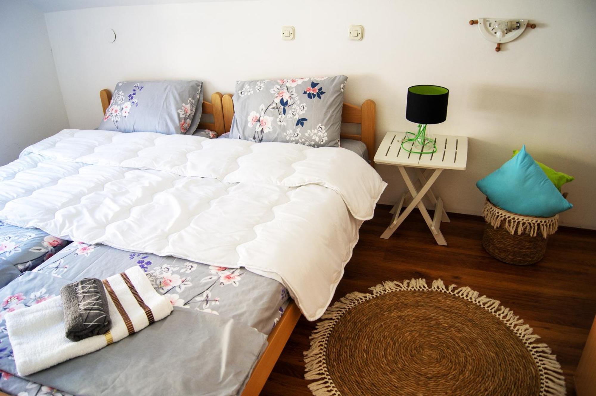 Peštani Villa Lakeview Paradise מראה חיצוני תמונה